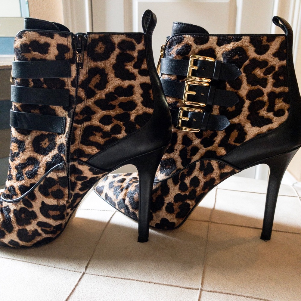 Michael Kors Leopard Bootie Heels Size 7 Black’s